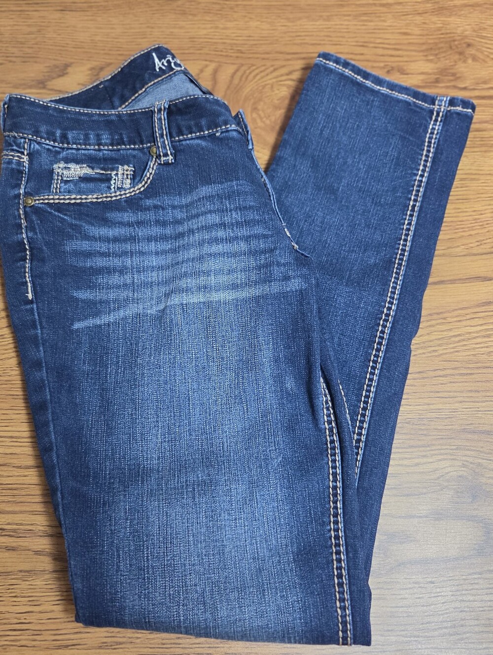 Ariya Classic Midwash Blue Jeans Size 9/10